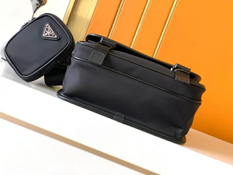 prada aaa homme mini sac a main s_117aa363